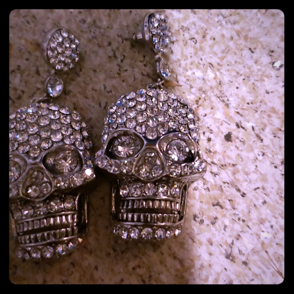 Skull earings.